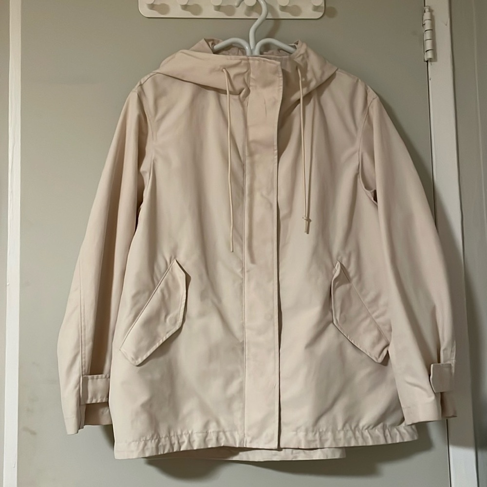 Uniqlo light parka spring/ fall in off white colour